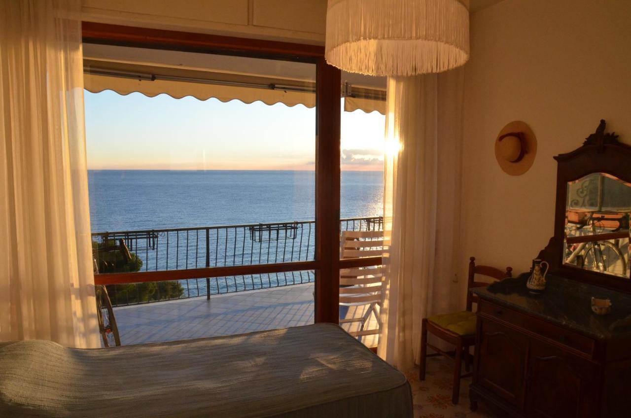 Apartament Rocce Di Capo Mimosa - Cervo Zewnętrze zdjęcie