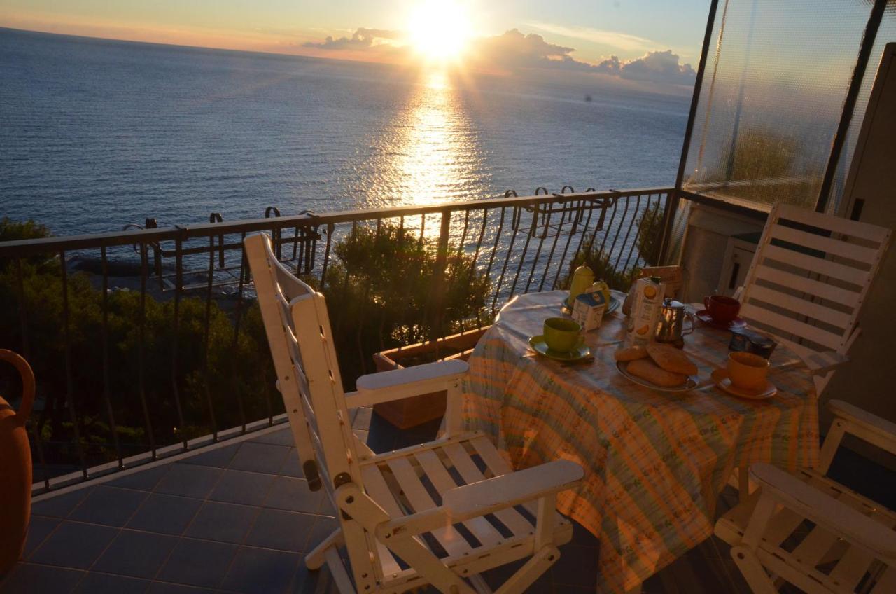 Apartament Rocce Di Capo Mimosa - Cervo Zewnętrze zdjęcie